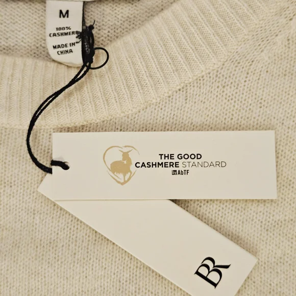 NWT Pristine Banana Republic Soft Cream 100% Cashmere Sweater- Size M - Picture 2 of 10